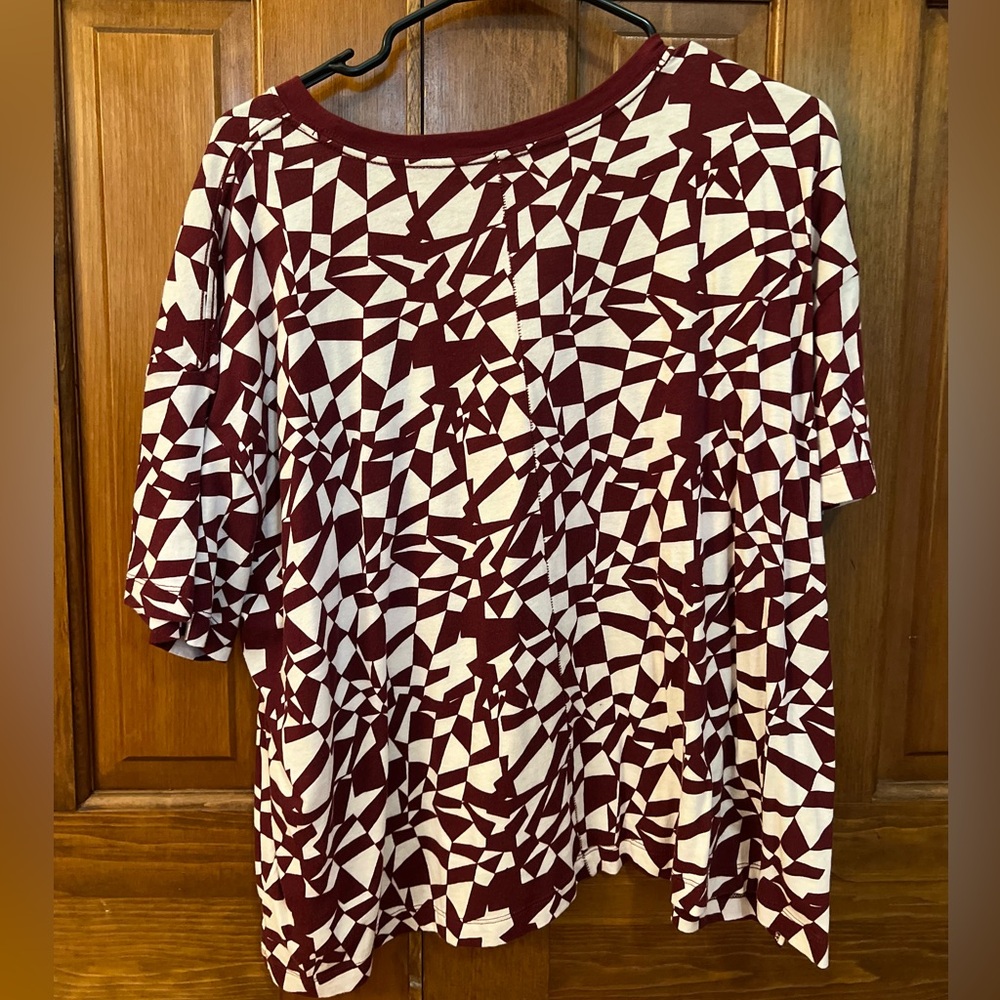 Geometric printed tee - Picture 2 of 2